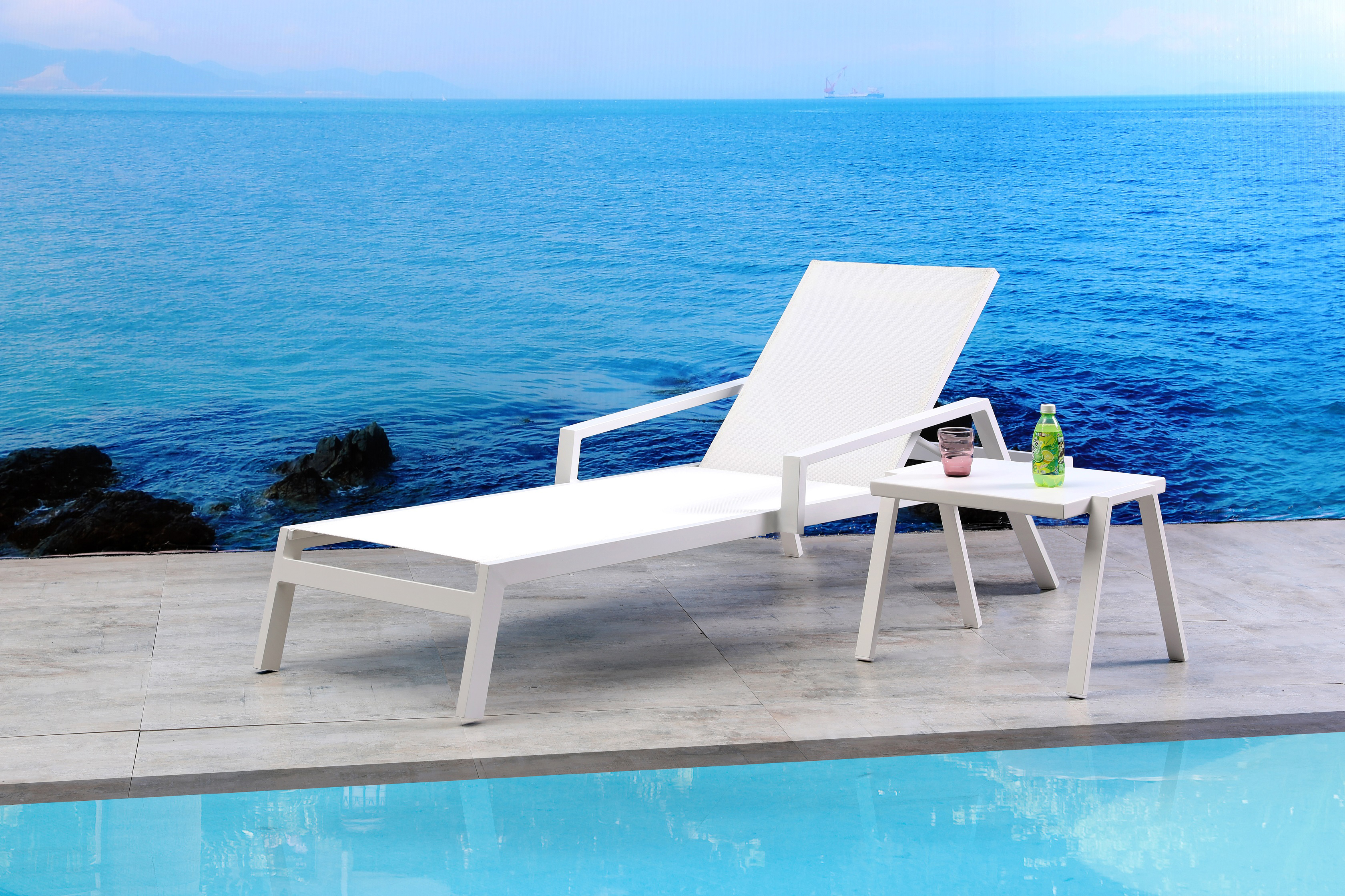 China Wholesale Modern Pool Beach Lounge Chairs Aluminium Furniture Outdoor Home Garden Leisure Chaise Lounge with Side Table